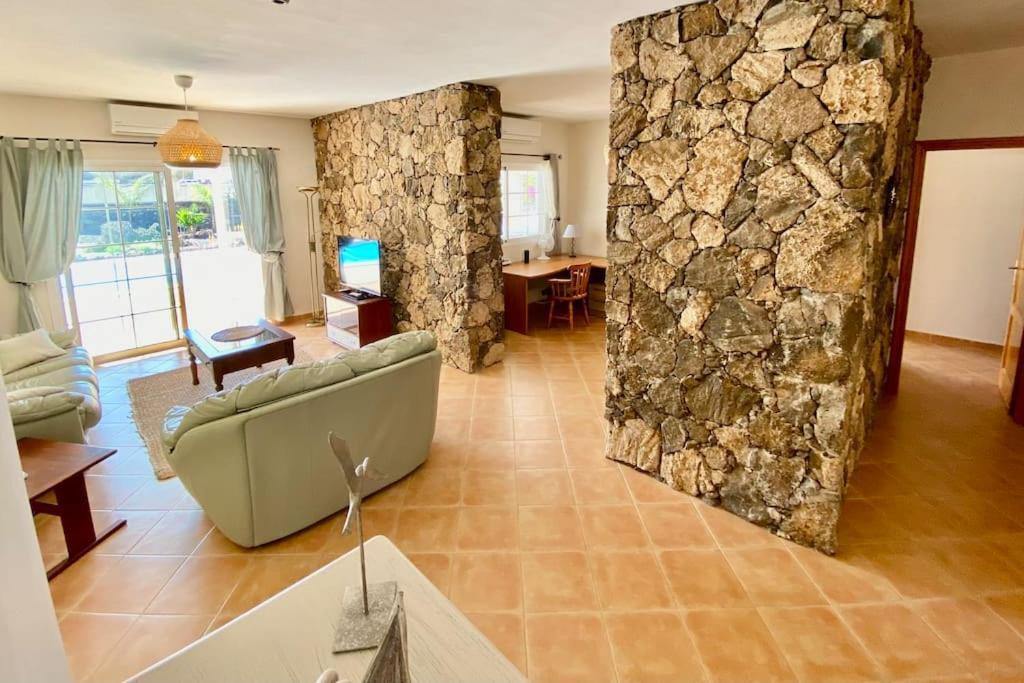 Casa Yukka Villa With Heated Pool 拉哈雷斯 外观 照片